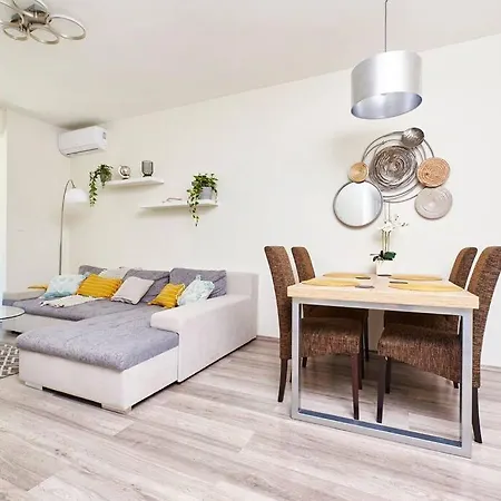 Bb23 New Flat * Budapesta