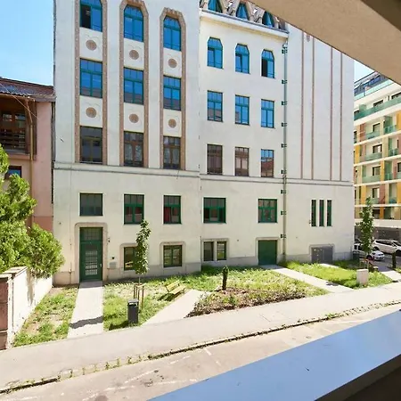 Bb23 New Flat Budapesta